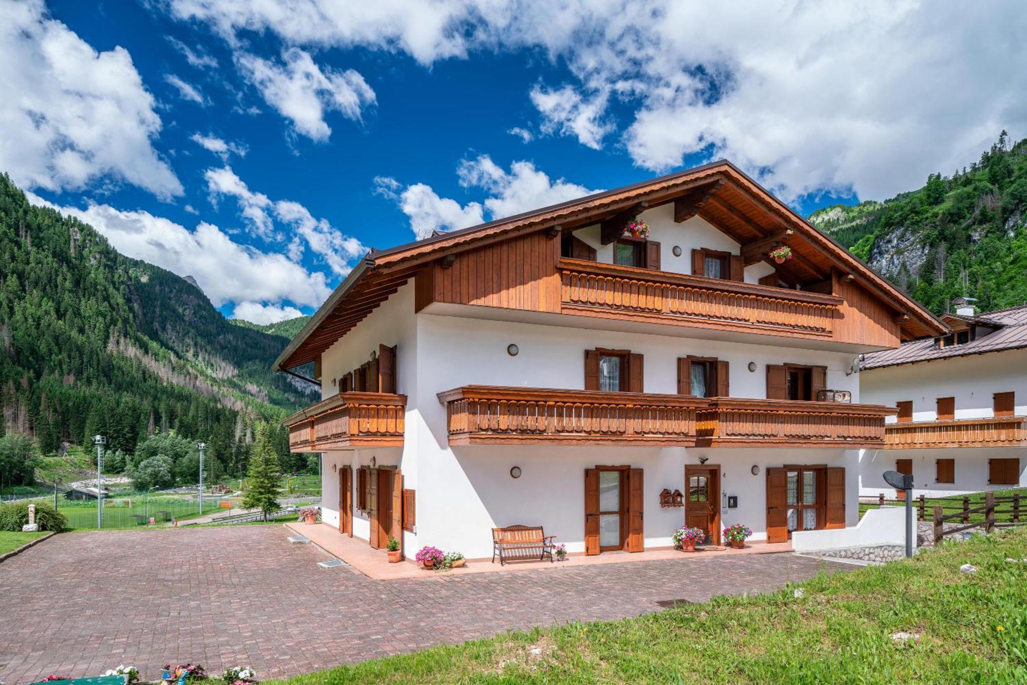 Appartamenti Vittoria Rocca Pietore Exterior foto