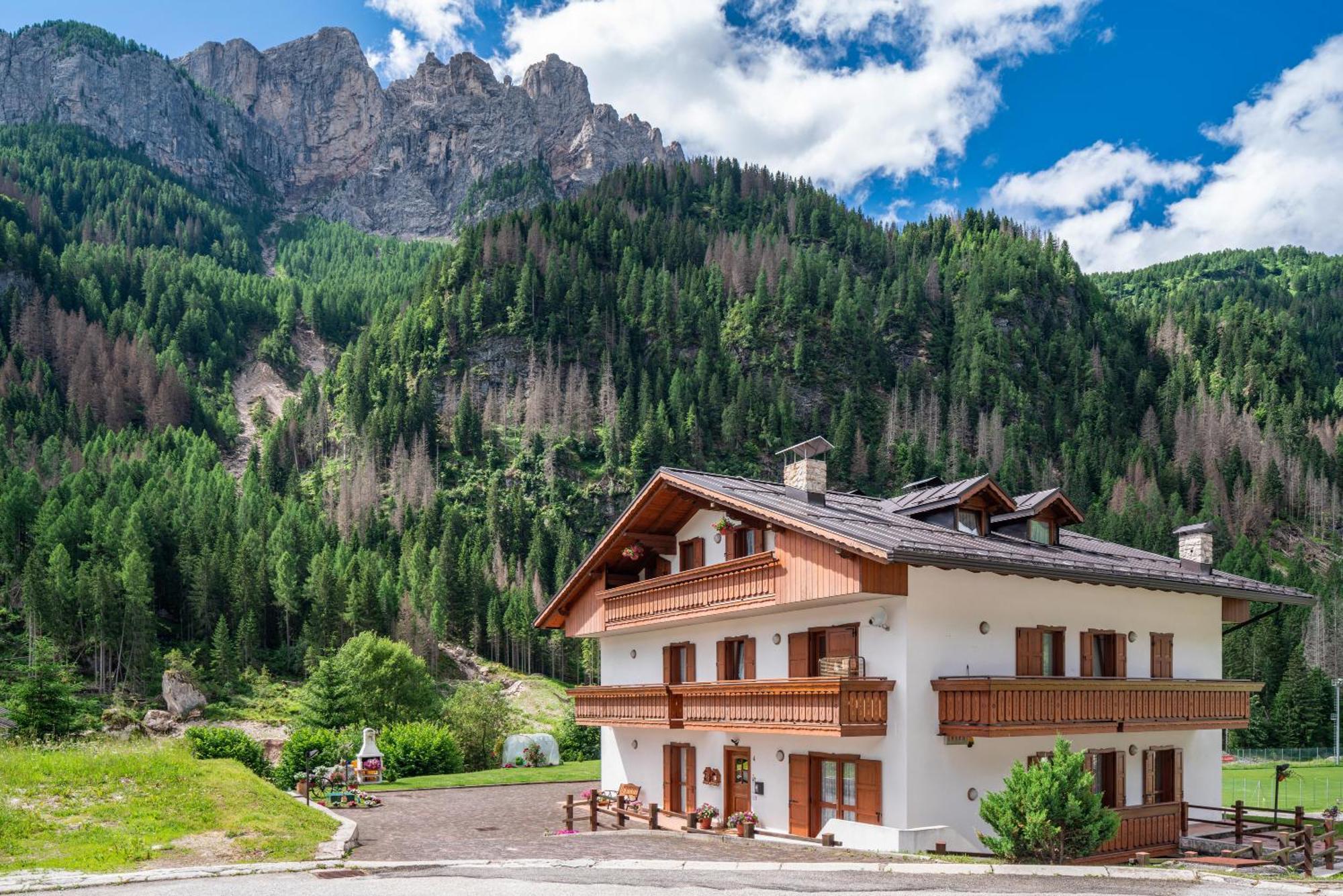 Appartamenti Vittoria Rocca Pietore Exterior foto