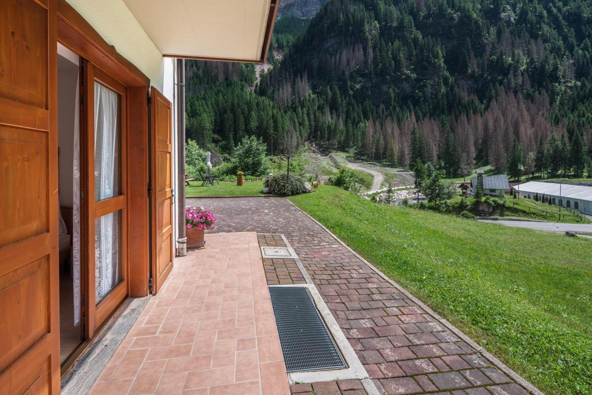 Appartamenti Vittoria Rocca Pietore Exterior foto
